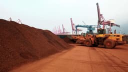 Bolivianos rechazan el «peor acuerdo posible» con China y Rusia para la extracción de litio