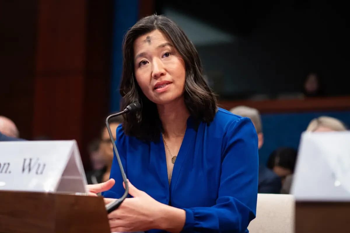 La alcaldesa de Boston, Michelle Wu, testifica ante el Comité de Supervisión y Reforma Gubernamental en el Capitolio el 5 de marzo de 2025. (Madalina Vasiliu/The Epoch Times)
