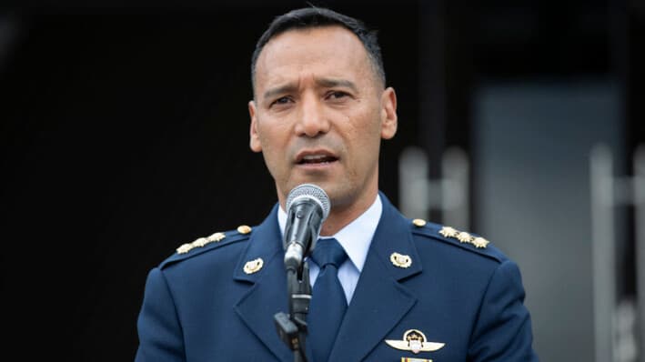 <em>El ministro de Defensa de Colombia, el general Pedro Sánchez, habla durante una rueda de prensa en Bogotá el 20 de febrero de 2025. (Alejandro Martinez/AFP vía Getty Images)</em>