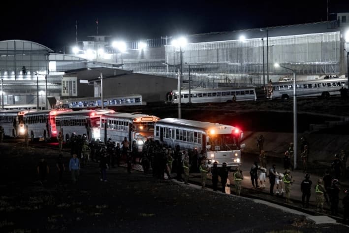 Jueza ordena al gobierno que facilite el regreso de venezolano deportado a El Salvador