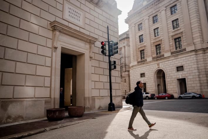 El Servicio de Impuestos Internos (IRS) en Washington, el 10 de marzo de 2025. (Madalina Vasiliu/The Epoch Times)