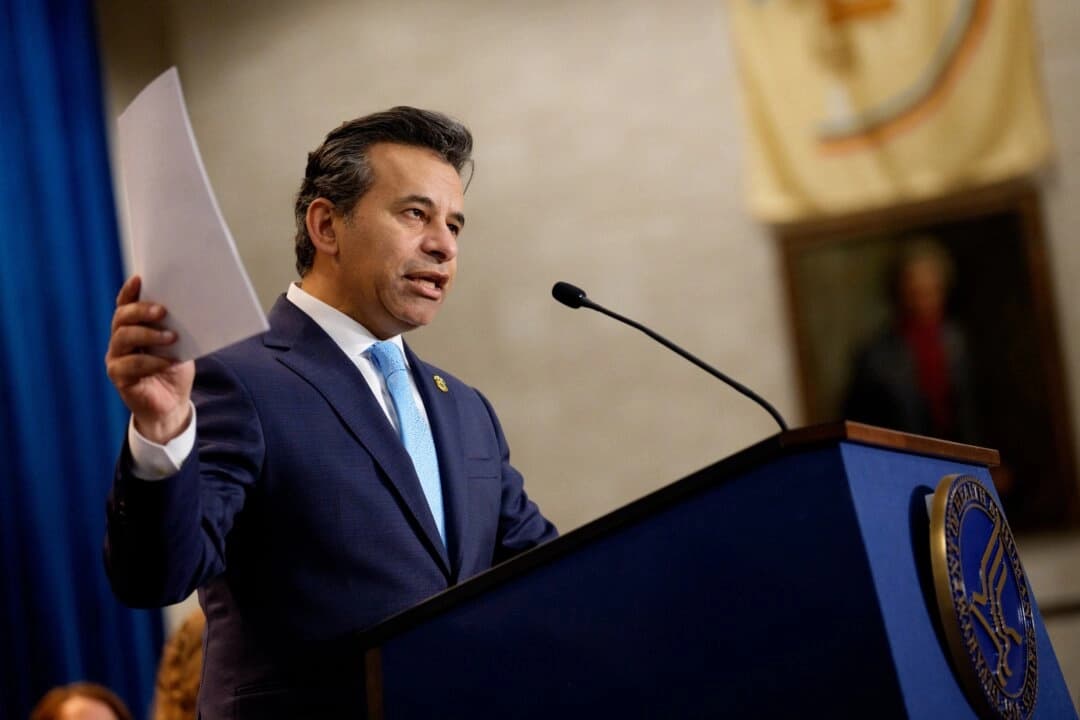 El Dr. Marty Makary, comisionado de la FDA, en Washington el 22 de abril de 2025. (Andrew Harnik/Getty Images)