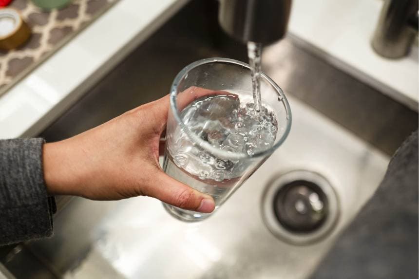 Florida se prepara para convertirse en el segundo estado en prohibir flúor en el agua potable