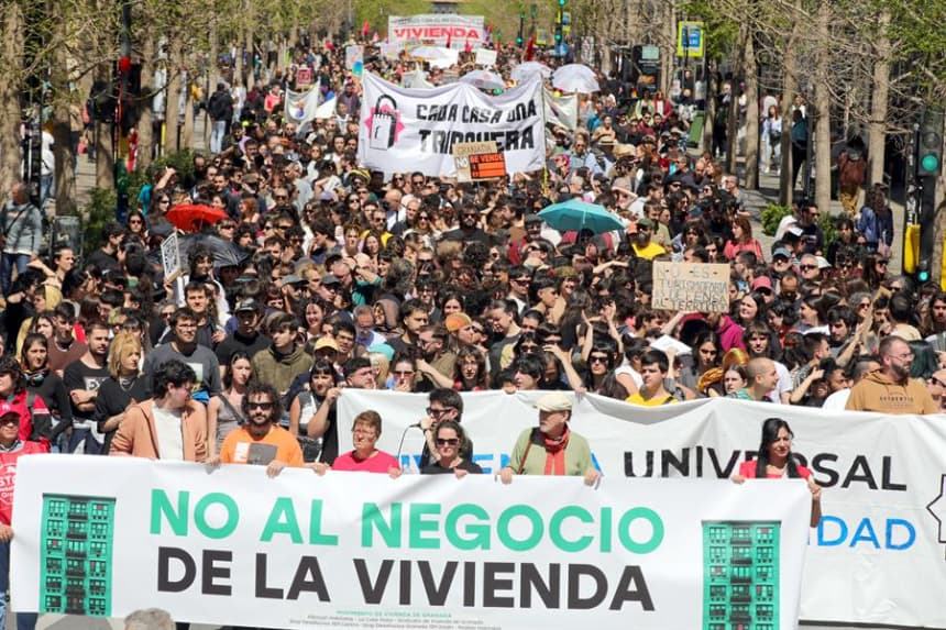 Miles de personas se manifiestan en 40 ciudades españolas por la carestía de la vivienda