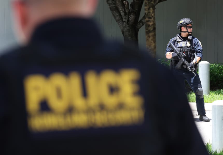 Arrestan a hombre que se hizo pasar por agente de inmigración e intentó intimidar a 2 hispanos
