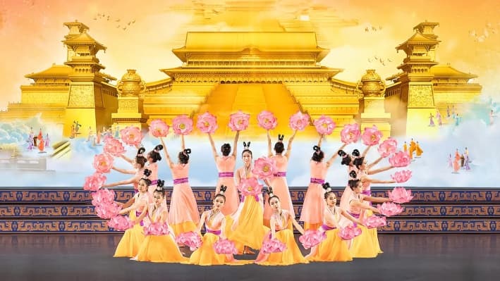 Bailarinas de Shen Yun en el escenario. (Cortesía de Shen Yun)