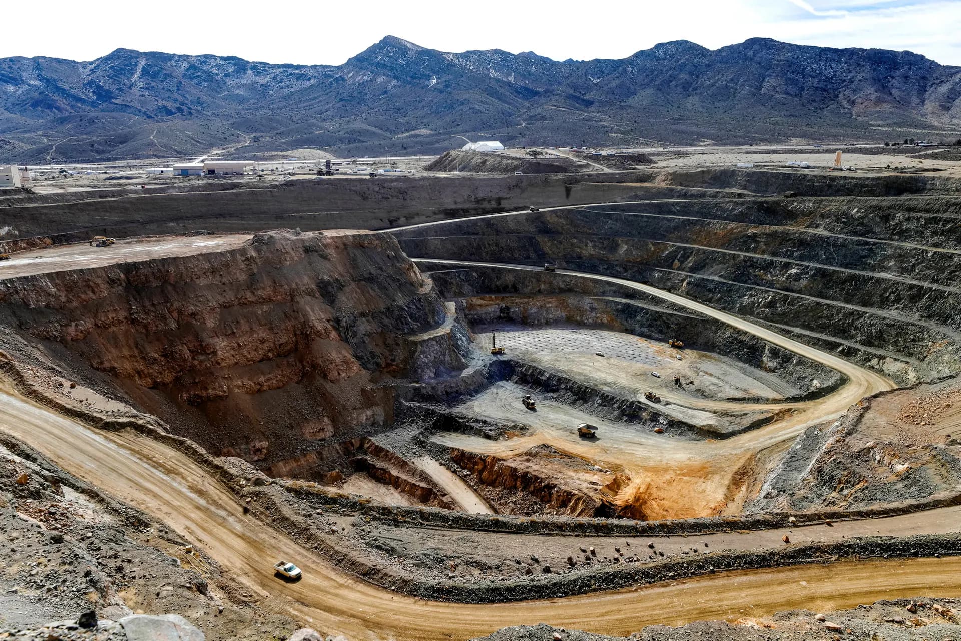 Vista de la mina a cielo abierto de tierras raras de MP Materials en Mountain Pass, California, el 30 de enero de 2020. (Steve Marcus/Foto de archivo/Reuters).