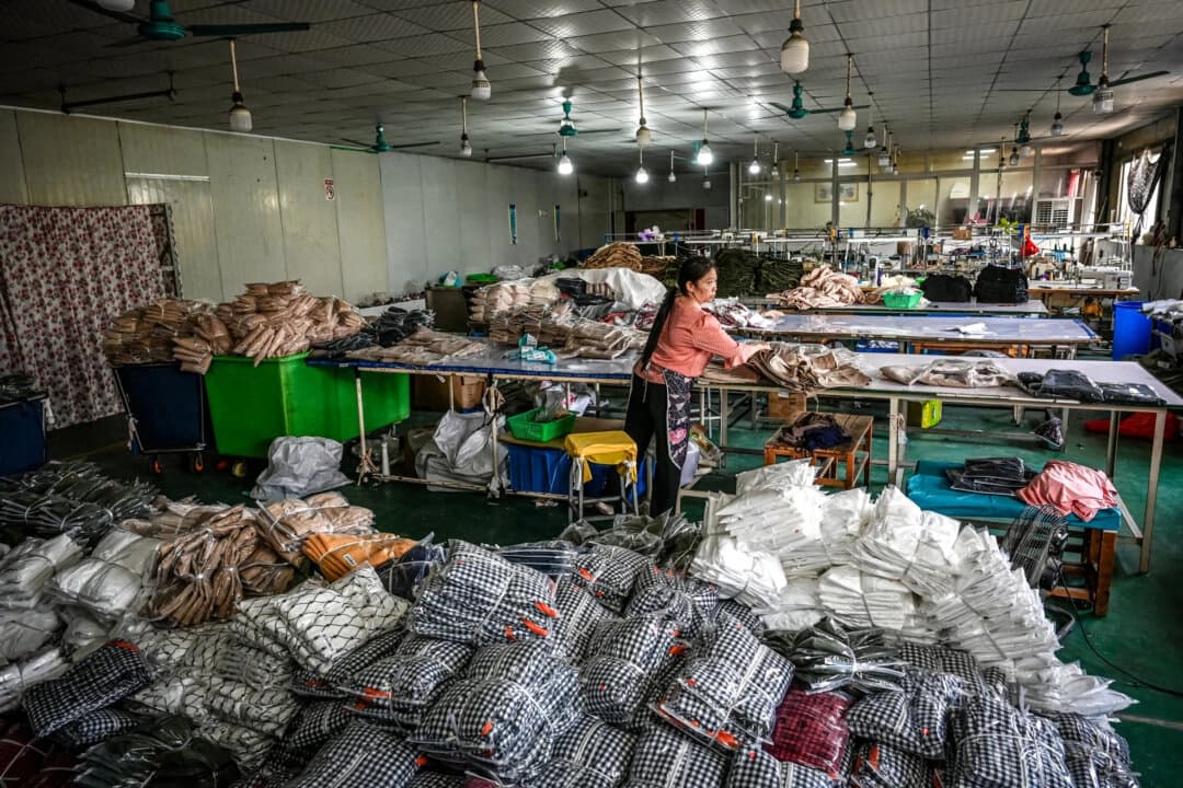 Éxodo manufacturero de China se acelera ante deterioro de la economía, según expertos
