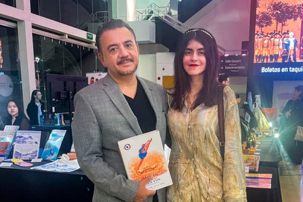 Óscar Jiménez Lizárraga, dueño de una empresa de bienes raíces, junto a su esposa Brenda Maricela Hernández Vázquez, presenciaron la primera presentación de Shen Yun en el Conjunto Santander de Artes Escénicas, Universidad de Guadalajara, en Guadalajara, México. (Fang Yuan/The Epoch Times)