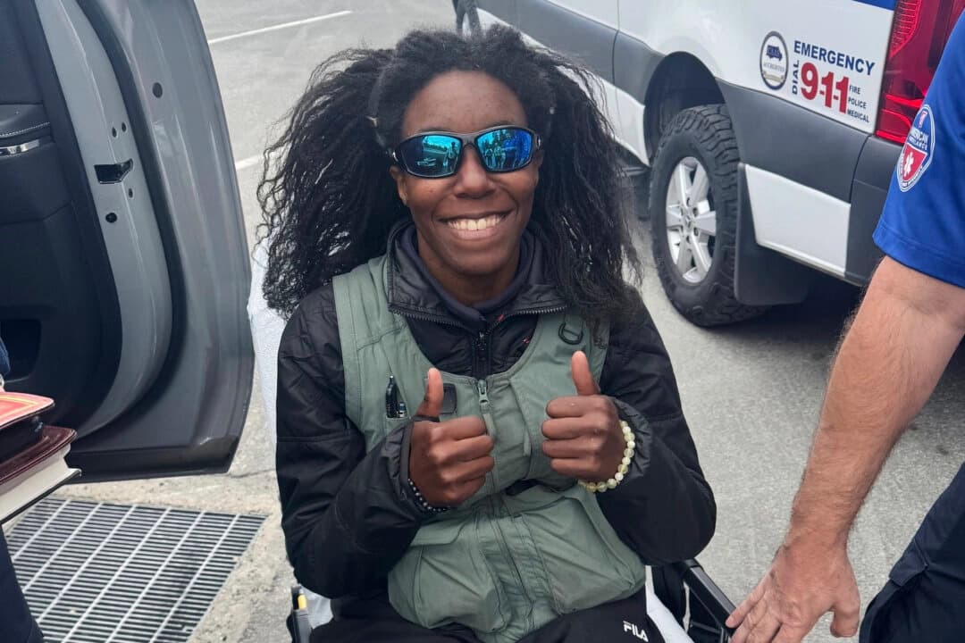 Hallan con vida a excursionista tres semanas después de sobrevivir en montañas nevadas de California