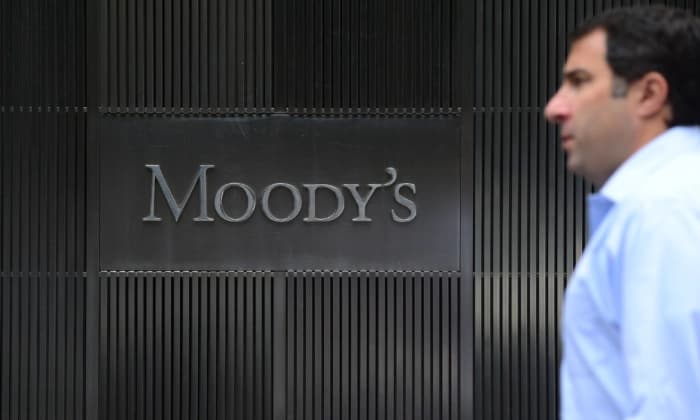 Rendimientos del Tesoro se disparan tras rebaja de calificación crediticia de Moody’s