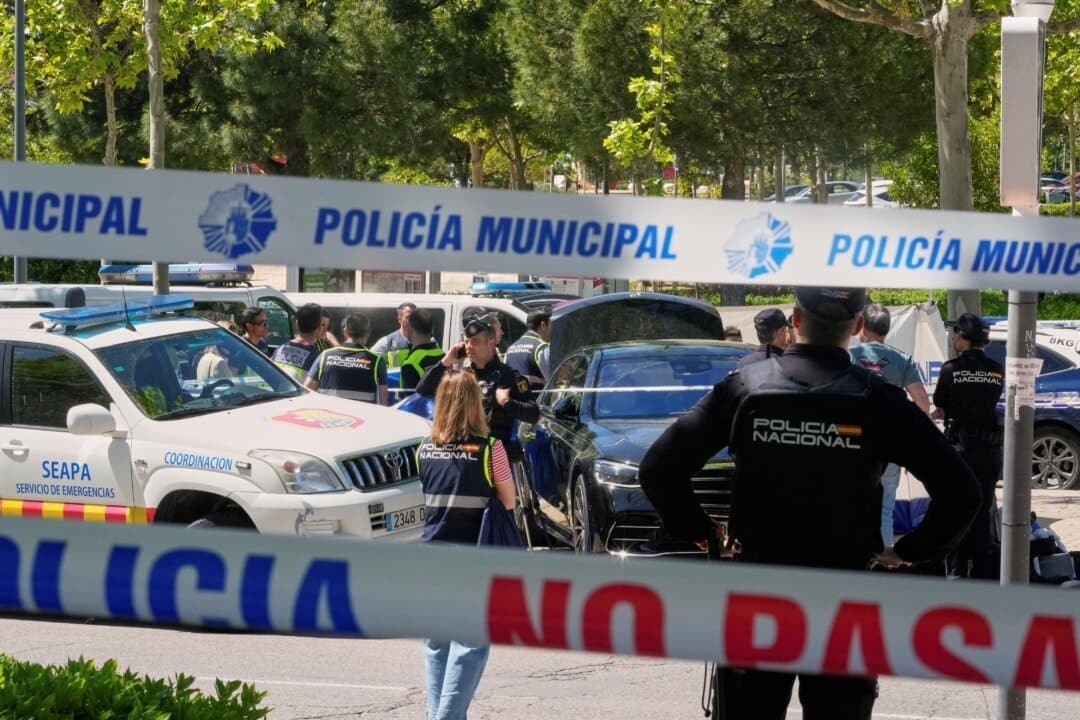 Asesinan a tiros frente a una escuela de Madrid a exfuncionario ucraniano sancionado por EE. UU.