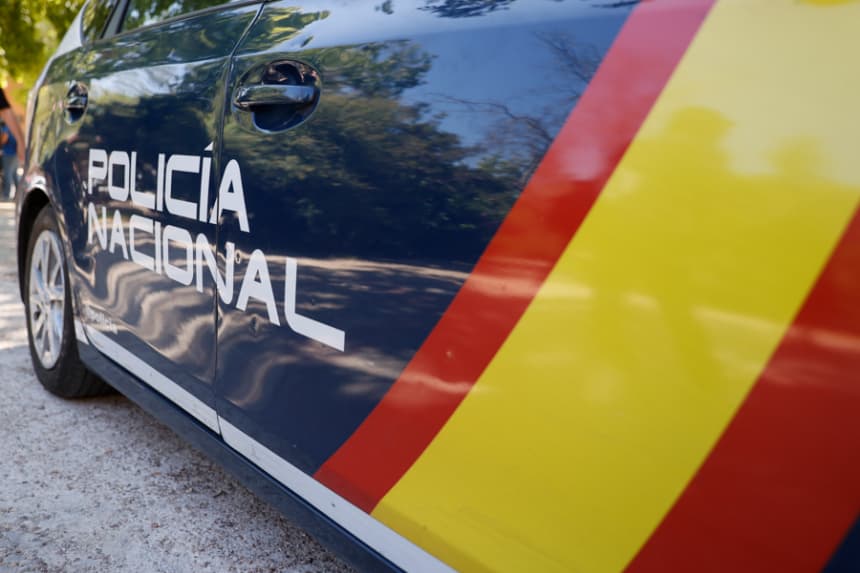 Hallan cuerpos en descomposición en complejo turístico en España