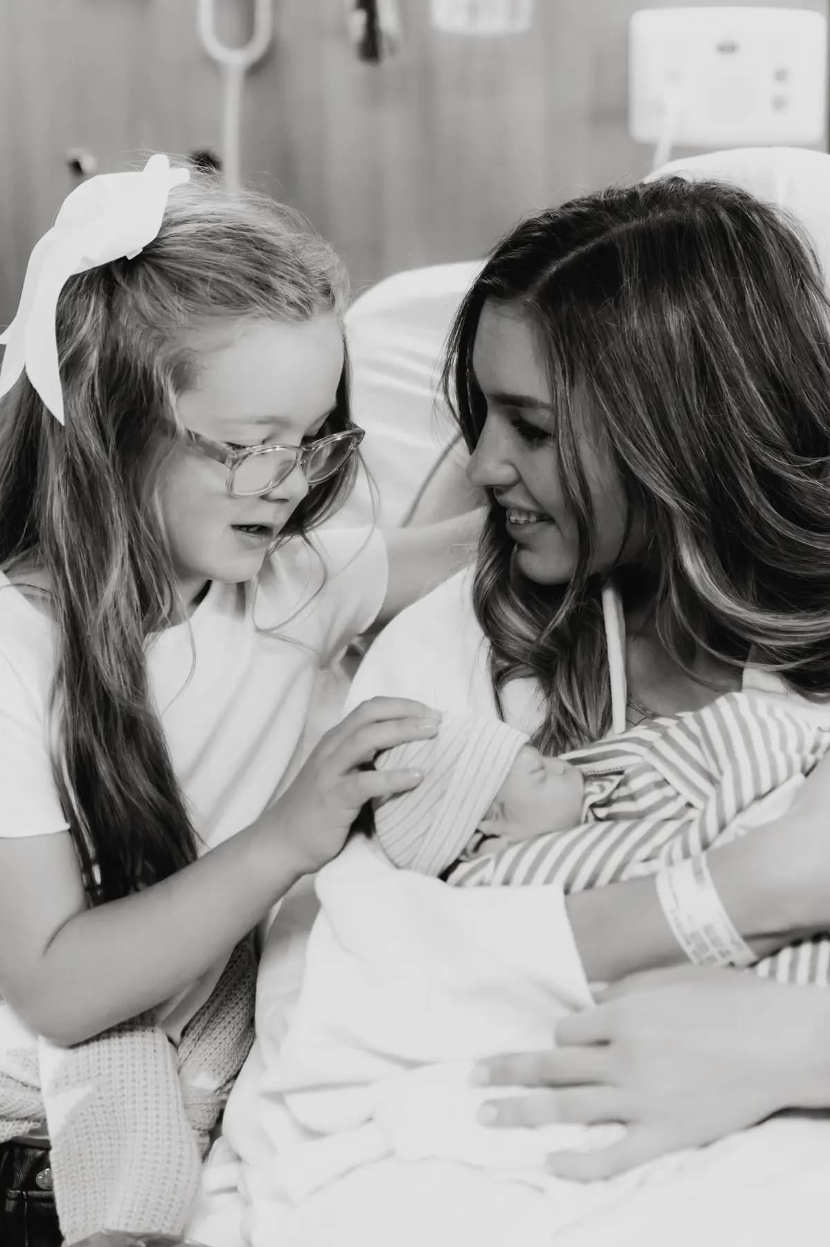 Madysen dice que su hija, Hayvn, habla "con mucho cariño" de haber conocido a su hermanito. "Fue un momento muy especial para ella". (Cortesía de The Beautiful Birth LLC)