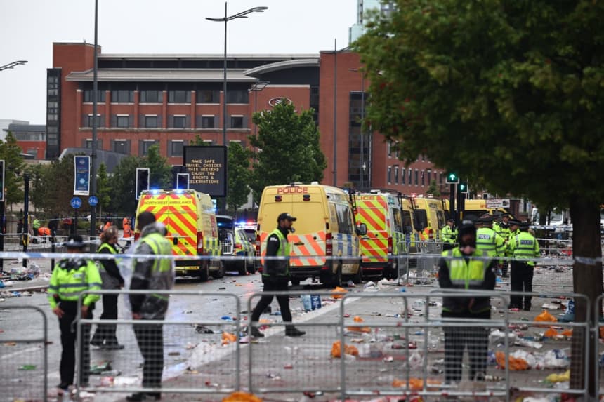 Hombre atropella a varios peatones cerca del desfile de liga del Liverpool