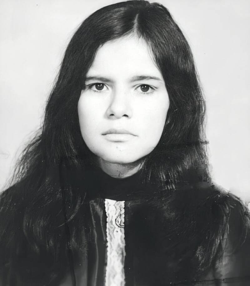 Esta es la fotografía más antigua que se conoce de la Sra. Chapman, de cuando tenía 17 años (Cortesía de Marina Chapman).