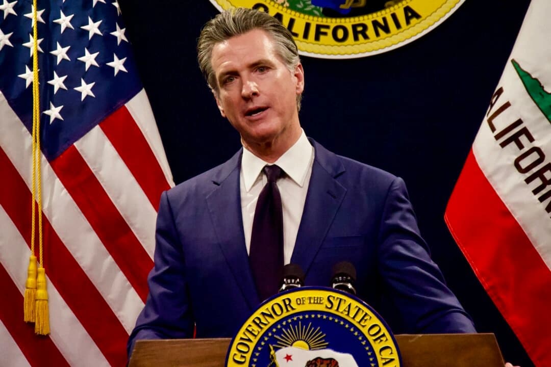 Recortes del gasto son clave para reducir persistentes déficits presupuestarios de California: Analista