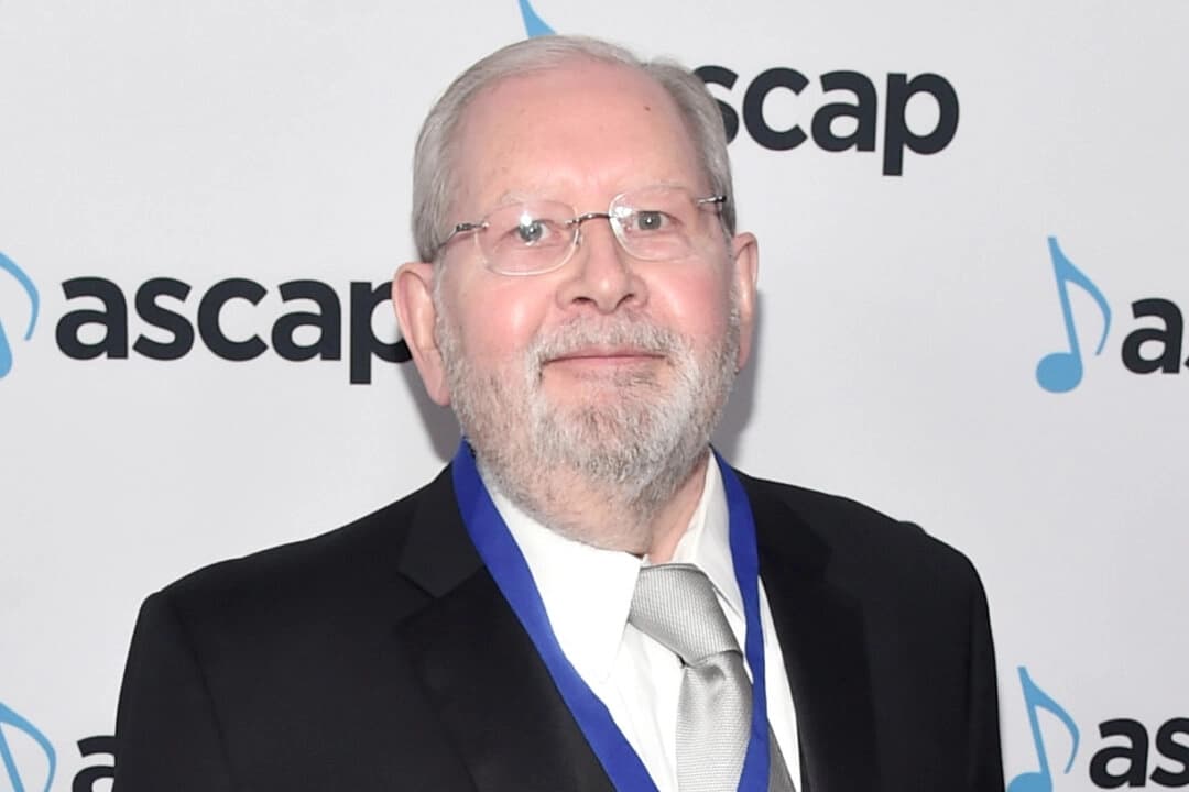 Muere Alf Clausen, compositor de la banda sonora de “Los Simpson” y ganador del Emmy, a los 84 años