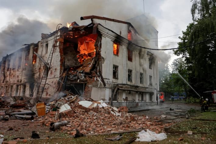 Suspenden temporalmente vuelos en Moscú y San Petersburgo tras ataques con drones ucranianos