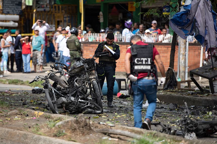 Dos uniformados muertos en ataque armado contra estación policial en el norte de Colombia