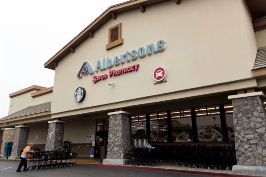Trabajadores de supermercados del sur de California autorizan huelga