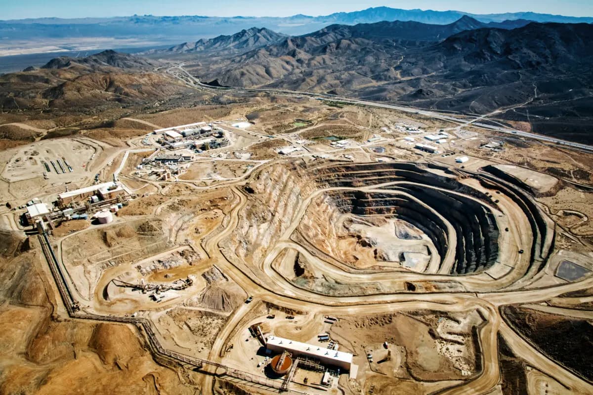 Vista aérea de la mina de MP Materials en Mountain Pass, California, en 2024. (MP Materials vía AP).