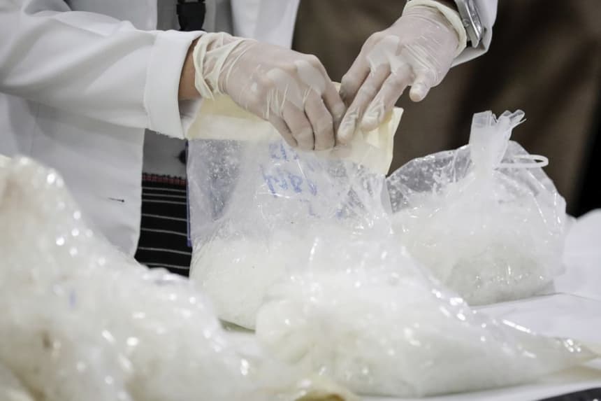México decomisa 1020 kilos de metanfetamina de un tractocamión en el noroeste