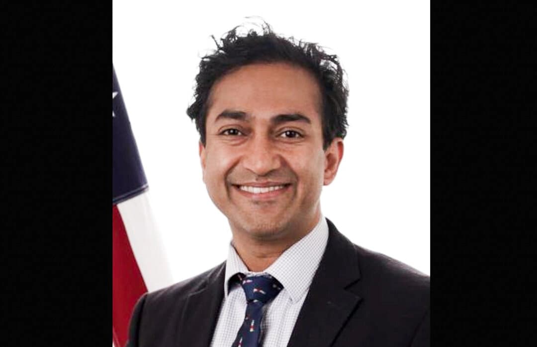 El Dr. Vinay Prasad, director del Centro de Evaluación e Investigación Biológica de la Administración de Alimentos y Medicamentos, en una fotografía sin fecha. (FDA a través de The Epoch Times)