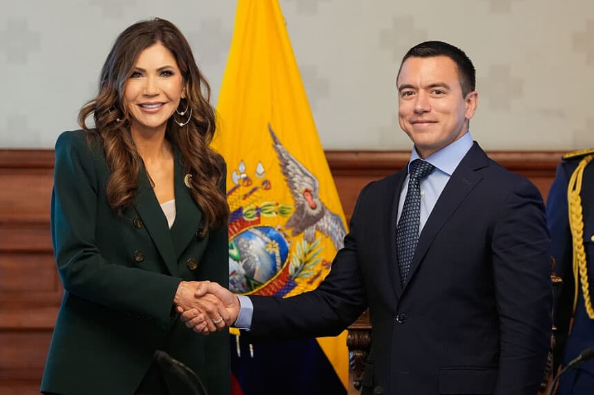 EE. UU. y Ecuador firman acuerdo de intercambio policial para combatir el crimen organizado