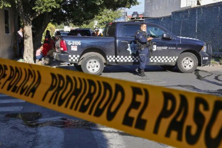 En la imagen de archivo se ve una cinta policial en México. (EFE/Francisco Guasco)