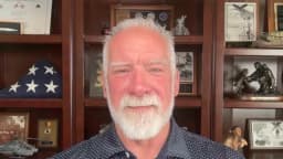 De combatir al terrorismo a luchar contra el tráfico sexual infantil: La historia de un ex Navy SEAL