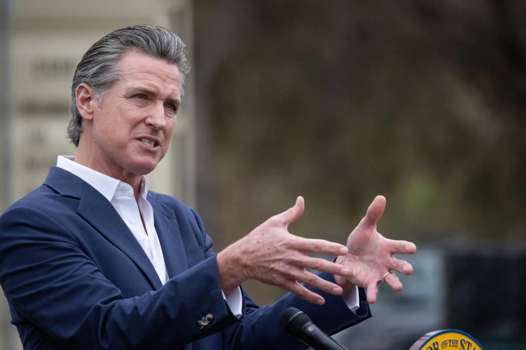 Newsom revoluciona su estrategia en redes sociales para contrarrestar a Trump