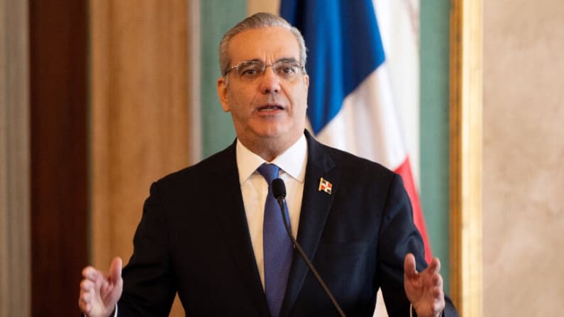 Acceso de EE. UU. en aeropuertos durante guerra anti-drogas durará hasta abril: República Dominicana