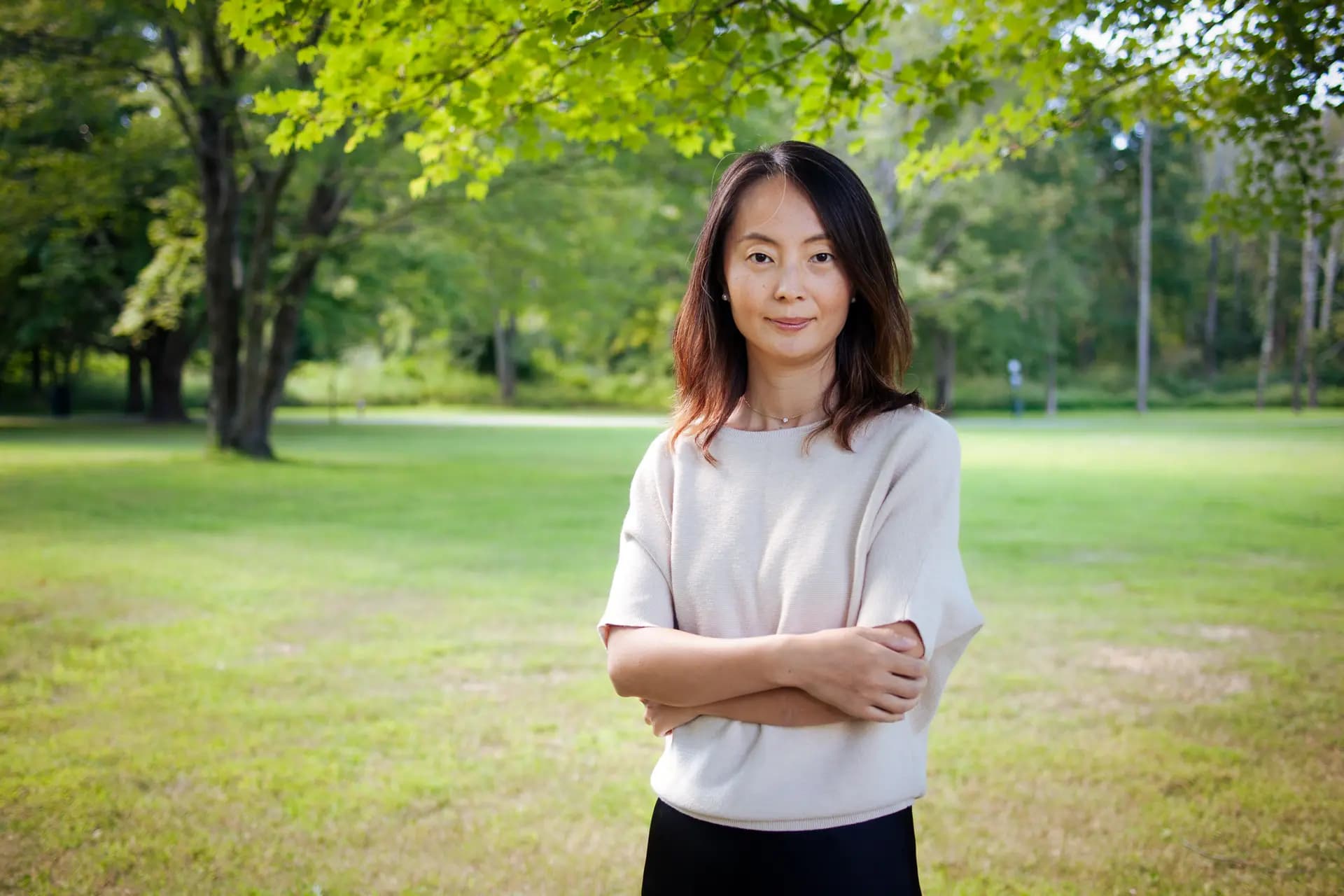 La practicante de Falun Gong Gong Xiaoyan en Otisville, Nueva York, el 31 de agosto de 2025. Su padre, también practicante, murió en prisión en 2021. (Petr Svab/The Epoch Times)