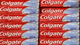 Colgate acepta cambiar cantidad de flúor que aparece en su empaque de pasta dental: Ken Paxton