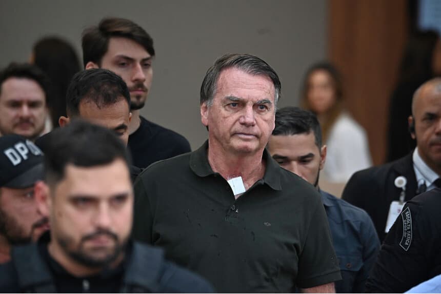 Fiscalía General de Brasil dictamina a favor del arresto domiciliario del expresidente Bolsonaro
