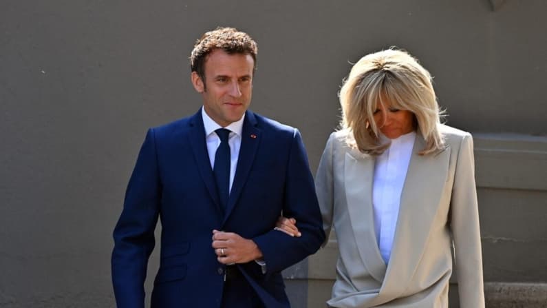 Declaran culpables de ciberacoso a 10 personas que afirmaron que Brigitte Macron nació hombre