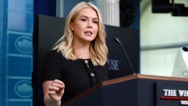 Casa Blanca habla sobre correos de Epstein calificándolos como "narrativa falsa"
