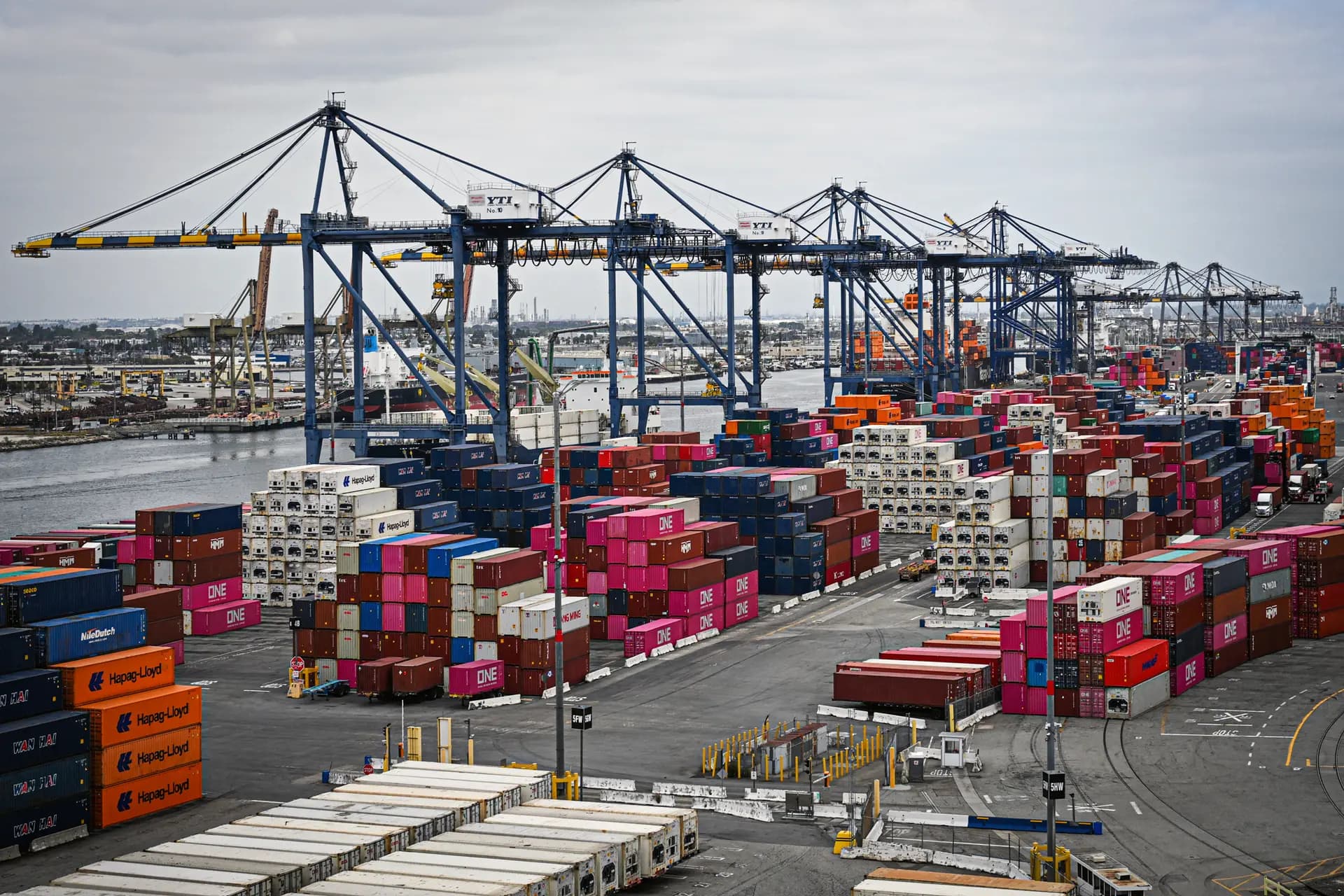 China abre investigación sobre aranceles y restricciones comerciales de México