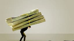 Nueve maneras en que el estrés financiero crónico daña tu salud