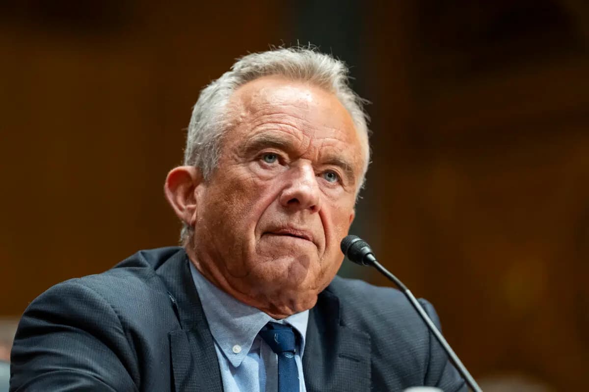 El secretario de Salud, Robert F. Kennedy Jr., testifica ante el Comité de Finanzas del Senado en el Capitolio, Washington, el 4 de septiembre de 2025. (Madalina Kilroy/The Epoch Times)