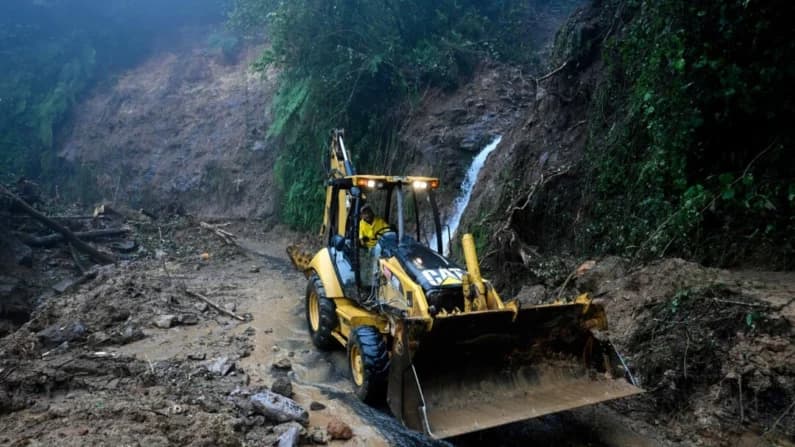 Casi 40 muertos tras lluvias torrenciales que causan inundaciones y deslaves de tierra en México