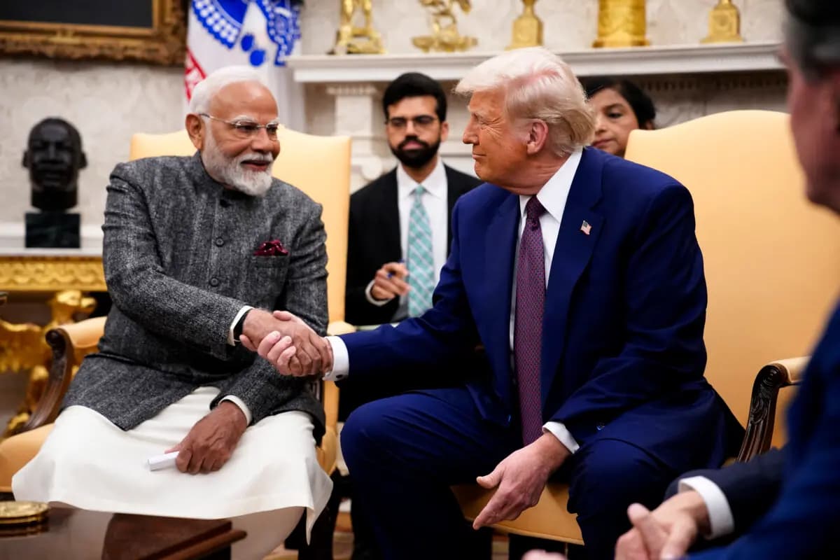 El presidente de Estados Unidos, Donald Trump, y el primer ministro de la India, Narendra Modi, se reúnen en el Despacho Oval el 13 de febrero de 2025. (Andrew Harnik/Getty Images).
