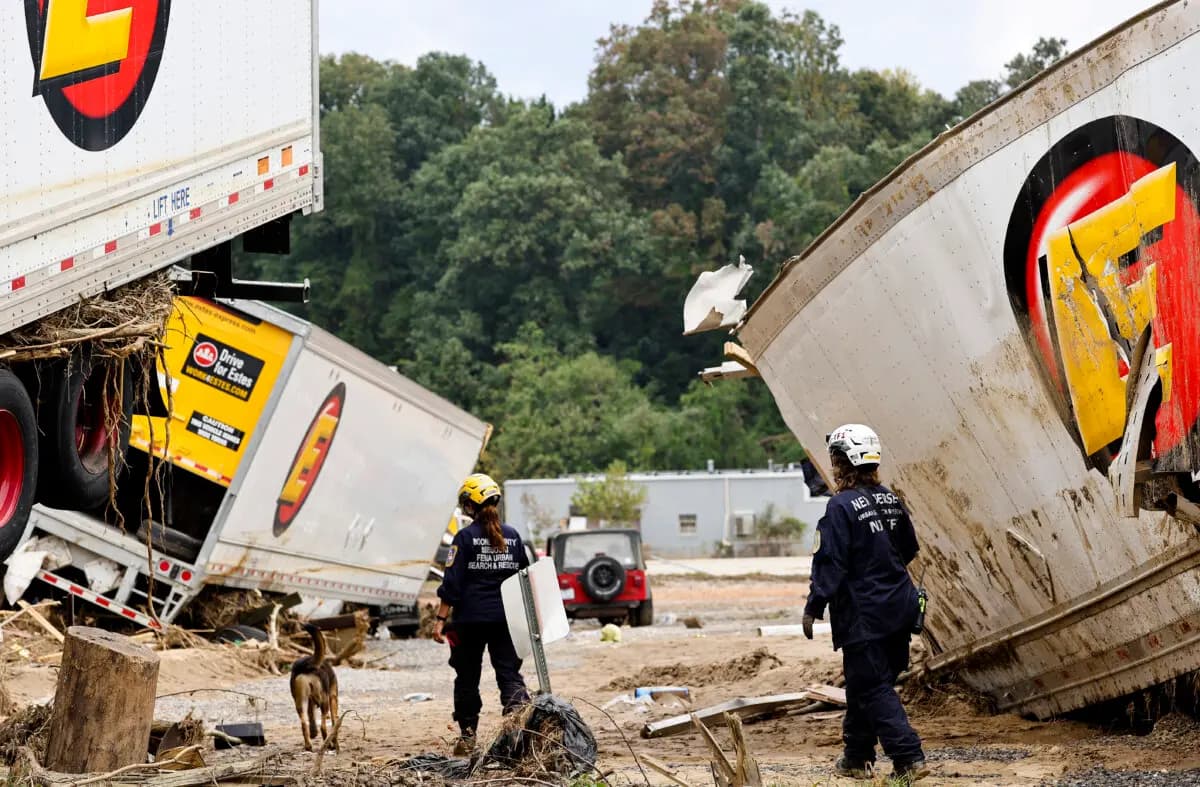 Trabajadores de la FEMA en Asheville, Carolina del Norte, en esta fotografía de archivo. (Mario Tama/Getty Images)