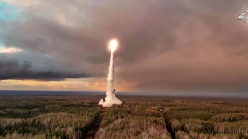 Rusia prueba misiles balísticos y nucleares supervisados por Putin en medio de tensiones con EE. UU.