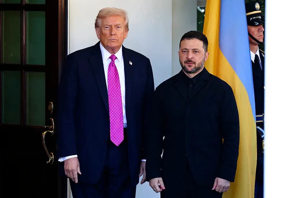 <em>El presidente Donald Trump recibe al presidente ucraniano Volodymyr Zelenskyy en la Casa Blanca el 17 de octubre de 2025. (Tom Brenner/AFP vía Getty Images)</em>