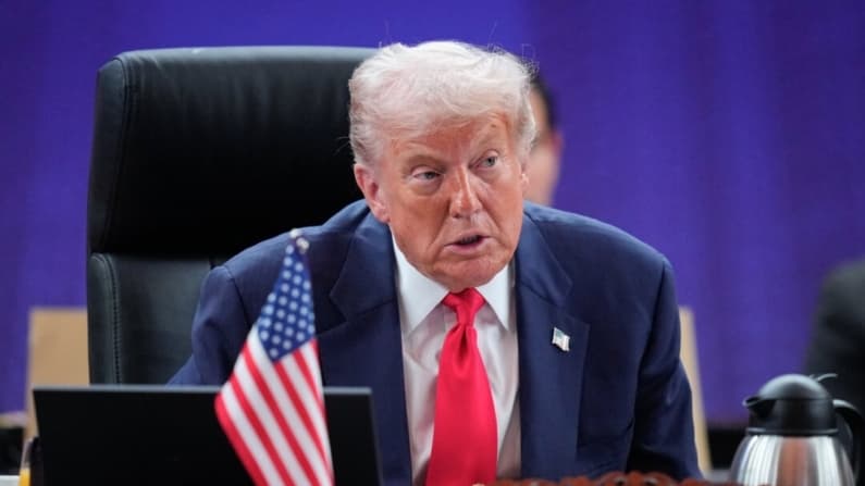 Trump dice que EE. UU. está observando "muy de cerca" que Hamás cumpla con devolución de rehenes