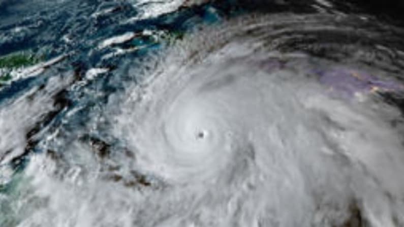 El huracán Melissa toca tierra en Jamaica como categoría 5