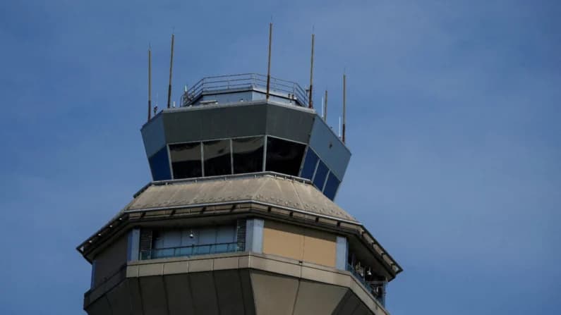 FAA emite orden de suspensión de vuelos en el aeropuerto de Newark