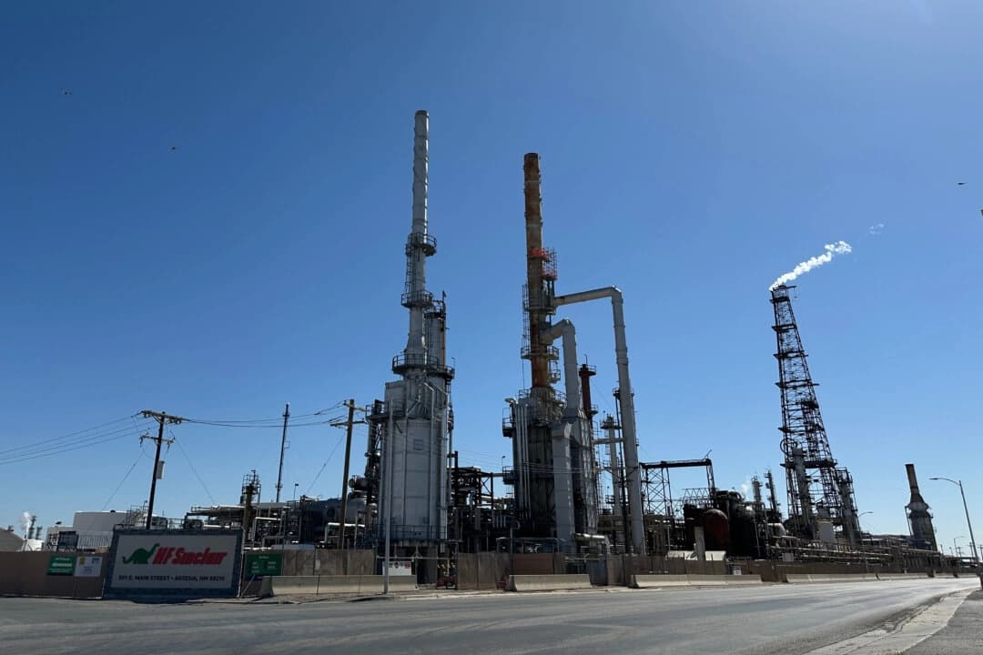 La refinería HF Sinclair Navajo se encuentra en Artesia, Nuevo México, el 21 de mayo de 2025. (Foto: Susan Montoya Bryan/AP)